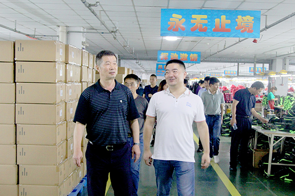 六安市人大常委會副主任劉連生一行蒞臨集團(tuán)走訪調(diào)研